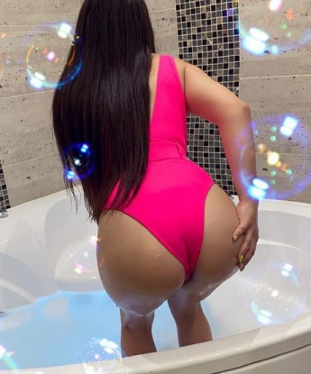 В моей роскошной компании твои фантазии исполнятся! У меня есть широкий спектр услуг, которые я с радостью предложу тебе. Всегда стараюсь угодить и создать незабываемые моменты. Мои опыт и умения позволят тебе полностью расслабиться и насладиться нашими интимными встречами. Уверяю тебя, ты будешь доволен не только моими физическими возможностями, но и эмоциональной составляющей. Отзывы о моей работе говорят сами за себя - клиенты остаются довольны и хотят вернуться ко мне снова. У меня есть актуальные фото, чтобы ты мог увидеть мою прекрасную внешность и формы. Живу в Москве и буду рада встретиться с тобой в моей уютной квартире или приехать к тебе. Давай создадим незабываемые моменты вместе! 💋 5274, 27 лет